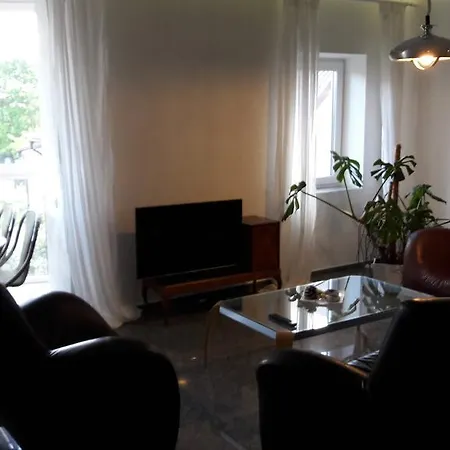 Apartment Luxury 1 *